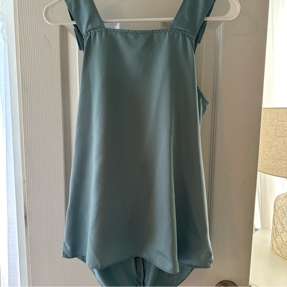Beautiful Satin Blue Simply Vera Wang Tank Blouse Small - Picture 3 of 4